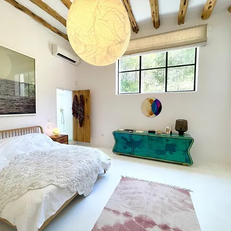 Stylish 5 Bedroom Luxury With Pool And Sauna