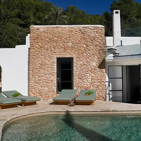 Stylish 5 Bedroom Luxury With Pool And Sauna Villa *